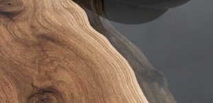 Tavolo Smoke in Radica di Ulivo e Resina Fumè Semitrasparente Satinata