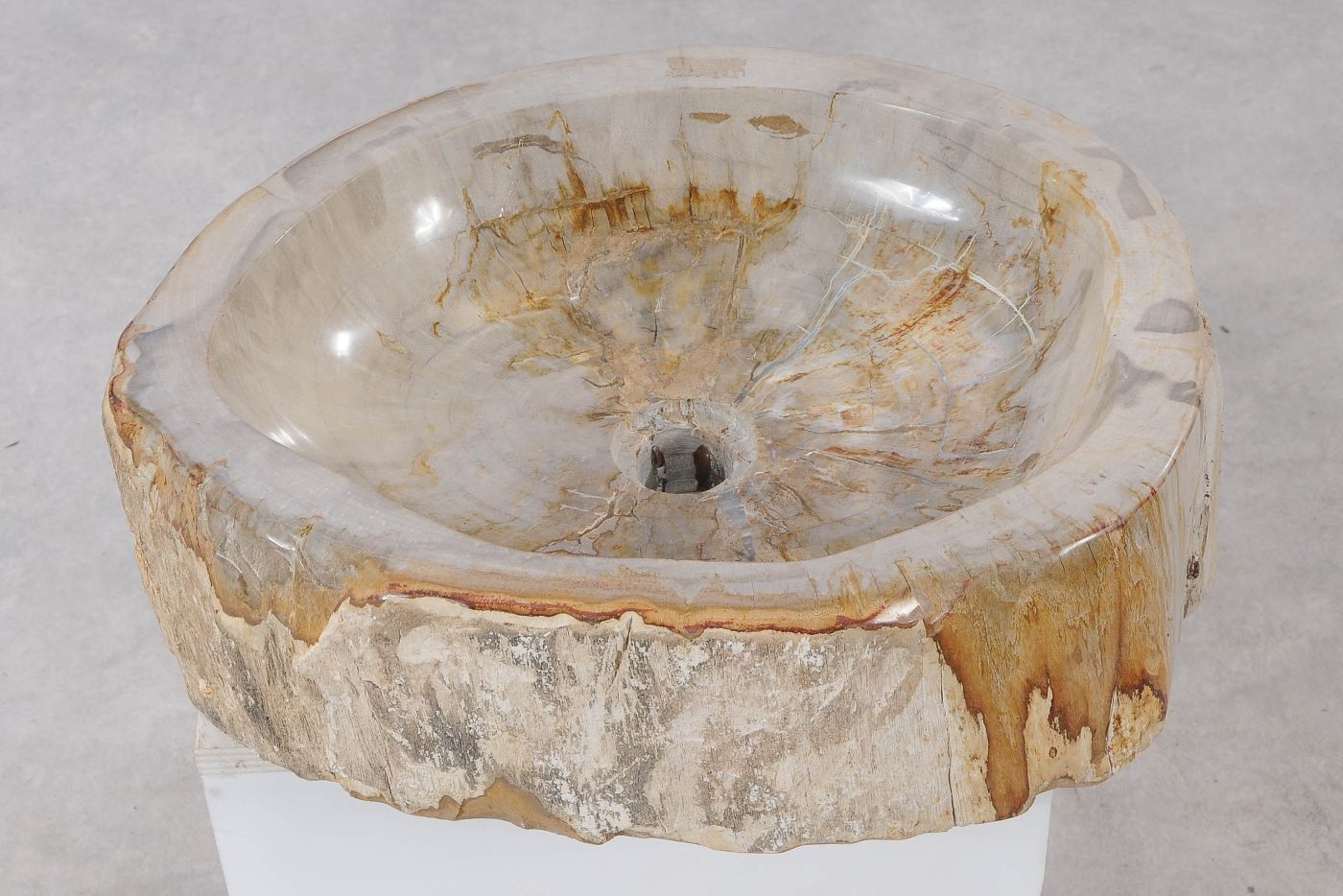 Lavandino da appoggio in legno pietrificato - 55278