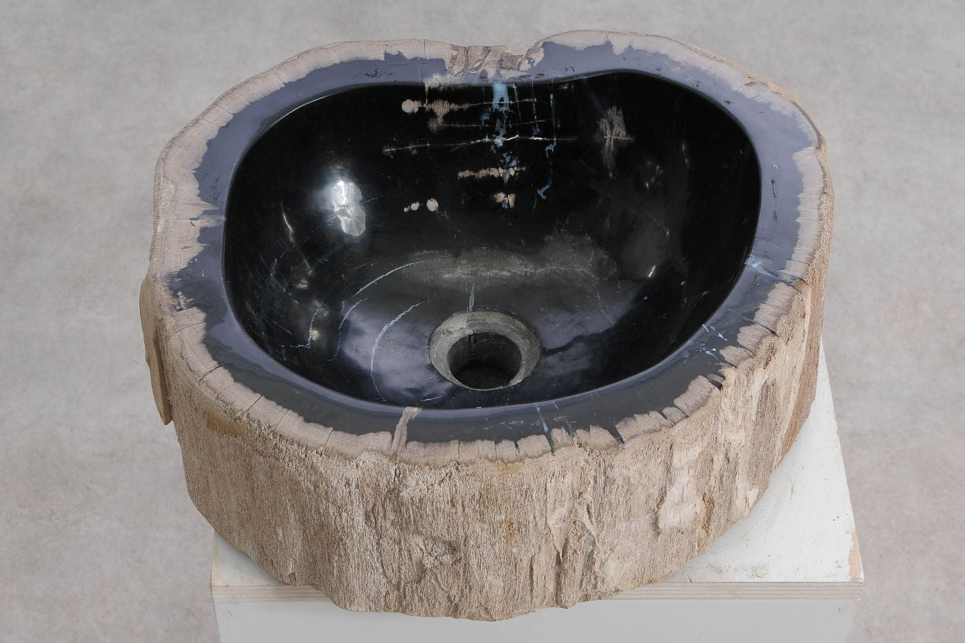 Lavandino da appoggio in legno pietrificato - 60422