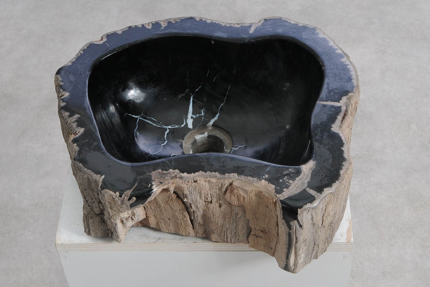 Lavandino da appoggio in legno pietrificato - 60428