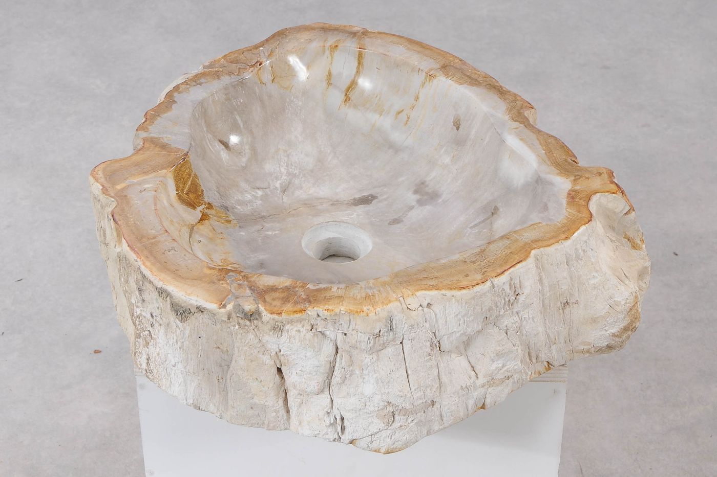Lavandino da appoggio in legno pietrificato - 55272