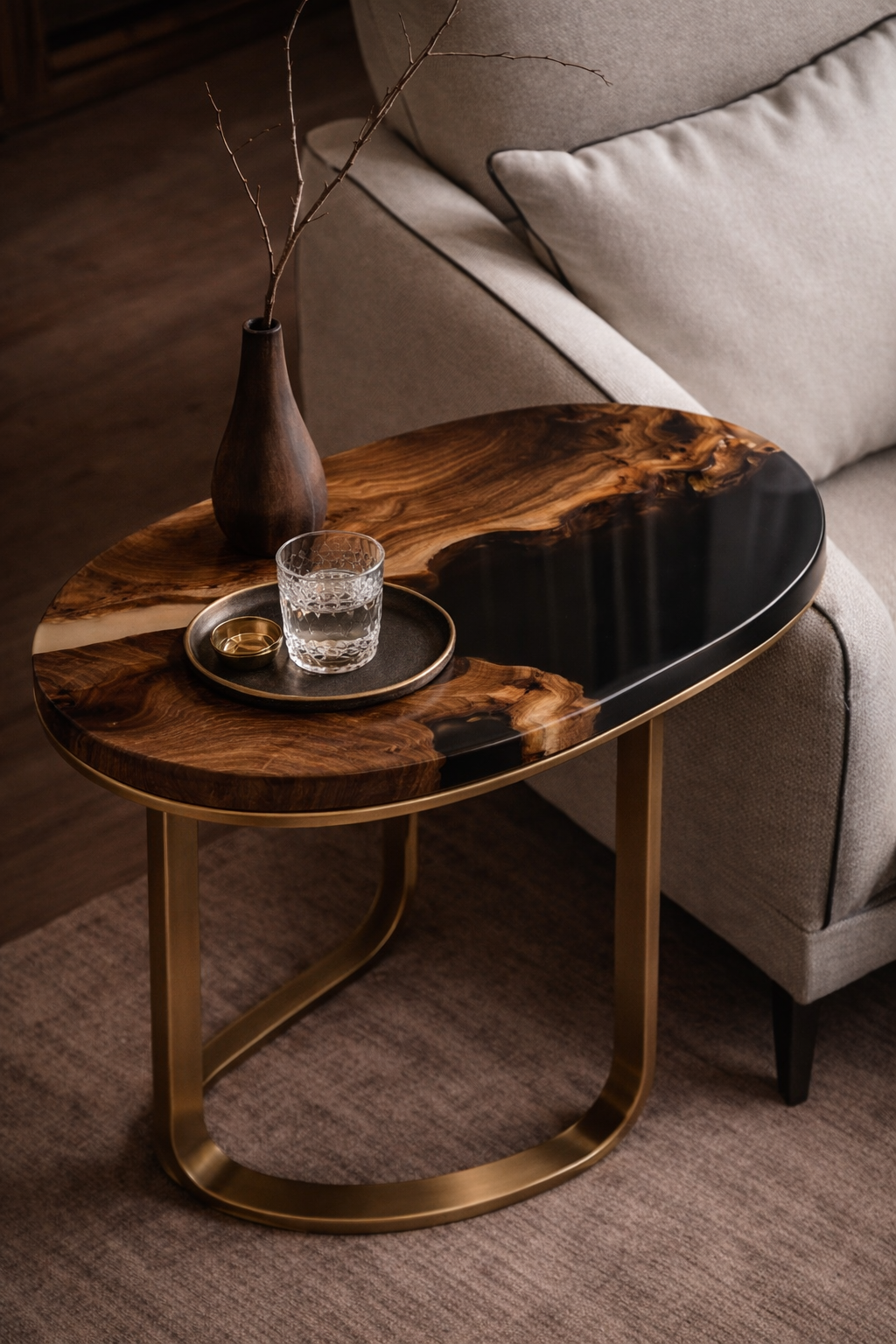 Tavolino da Salotto Halo in Rovere Massello e Resina Epossidica  Nera