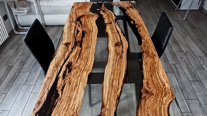 Tavoli da pranzo in legno e resina